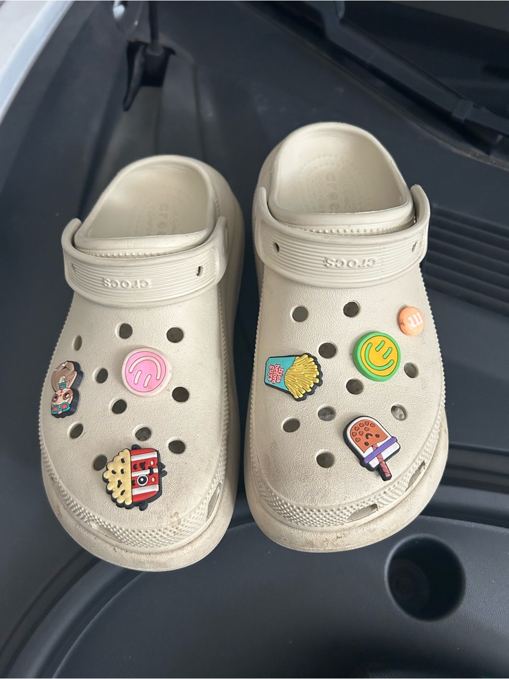 Crocs-Style Cream Slip-On platform Clog Sandals with Fun Charms w7